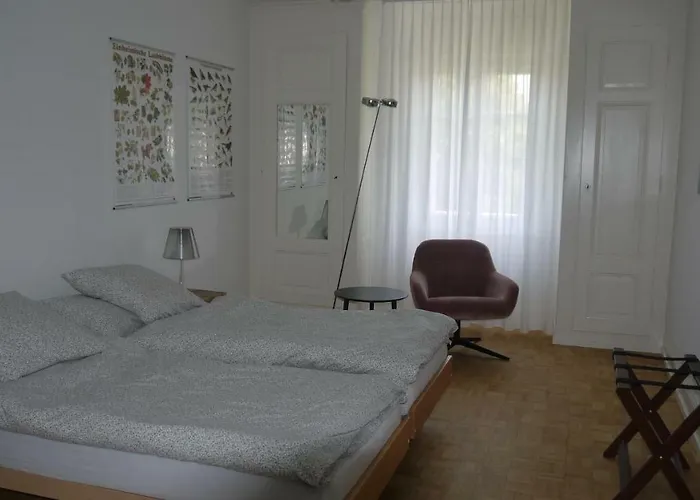 לינה וארוחת בוקר Habsburg *